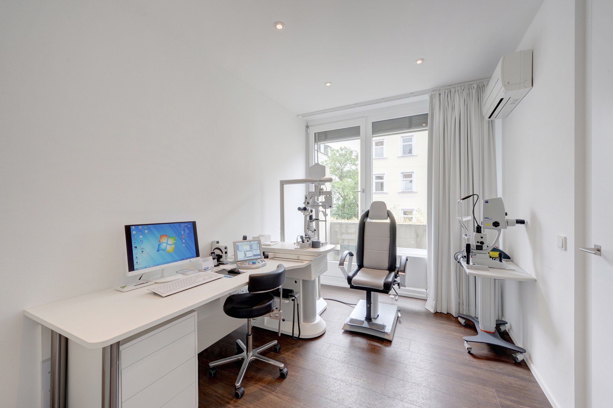 Augenarztpraxis München Behandlungsraum